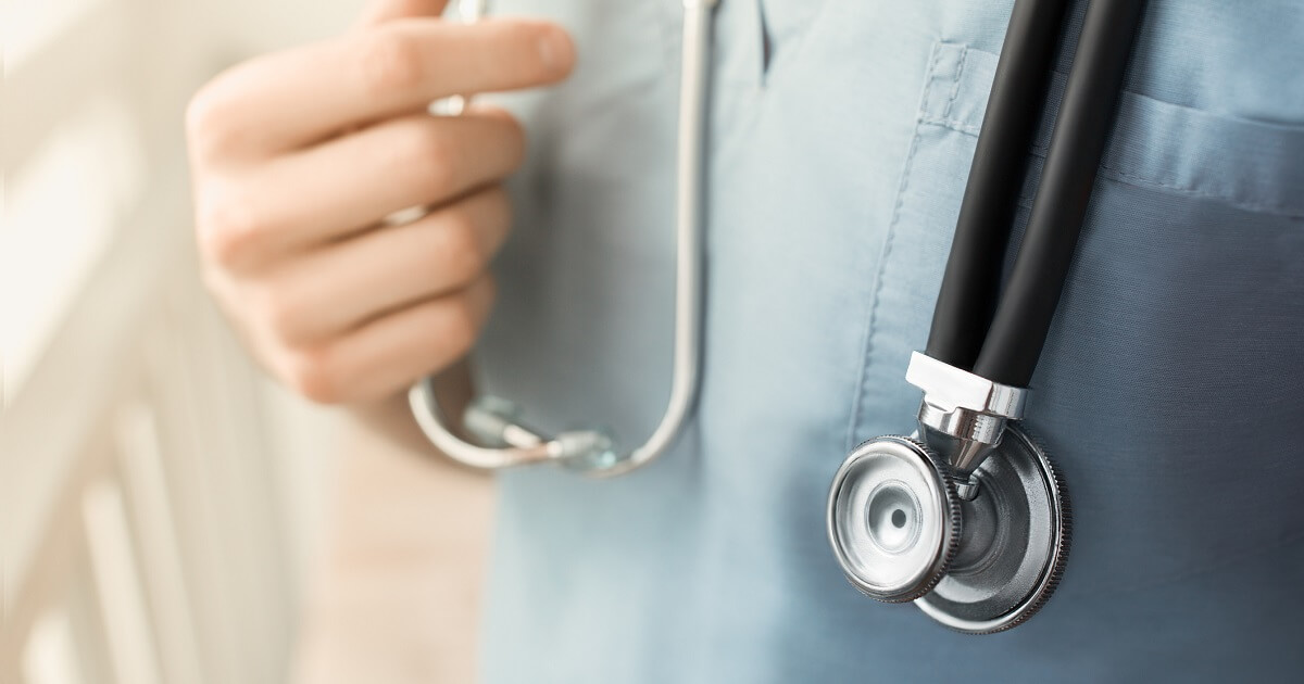 Arzt mit Stethoskop